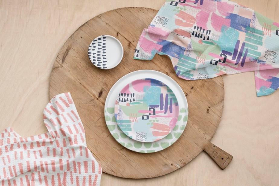 mockup pratos e guardanapos 1